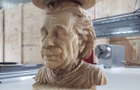 Busto de einstein feito em madeira com Router CNC