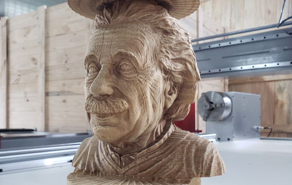 Busto de einstein feito em madeira com Router CNC