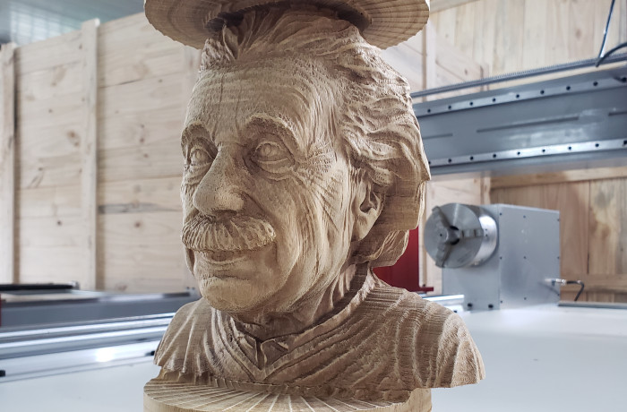 Busto de einstein feito em madeira com Router CNC